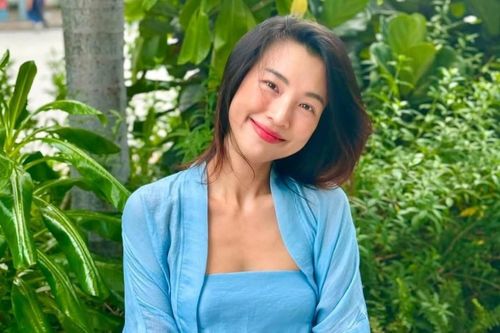 MC Hoàng Oanh giữa khoảnh khắc gây chú ý bên Lê Giang Patrik