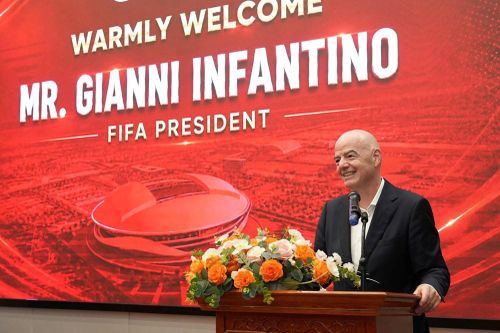 Chủ tịch FIFA tin Việt Nam có thể trở thành cường quốc bóng đá thế giới
