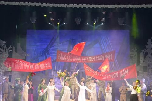 'Người con gái Hà Thành': Kể chuyện những năm tháng làm nên ngày độc lập