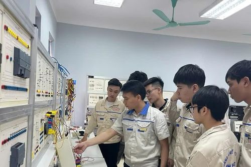 Để sinh viên trường nghề không phải 'học lại' khi vào nhà máy