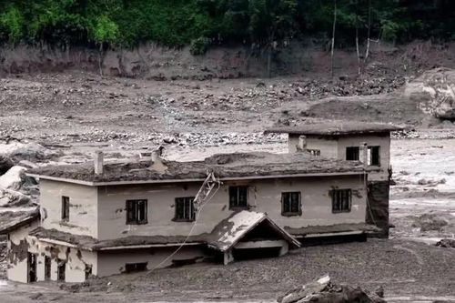 Cảnh tan hoang sau trận lũ quét kinh hoàng ở biên giới Nepal - Trung Quốc