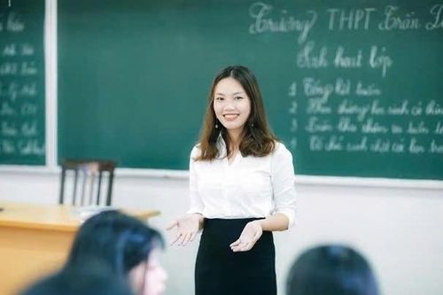Bộ Nội vụ trả lời việc viên chức thi giáo viên có phải xếp lương từ bậc 1