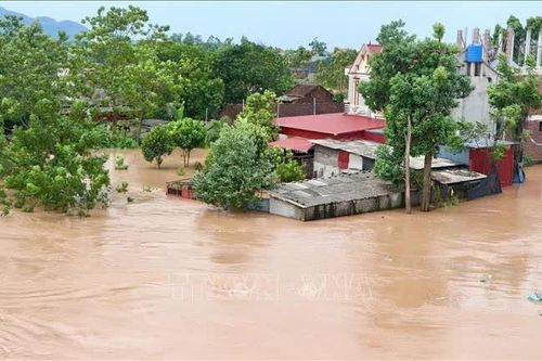 Bão số 4 và mưa lũ làm 3 người chết và nhiều thiệt hại nghiêm trọng tại các địa phương