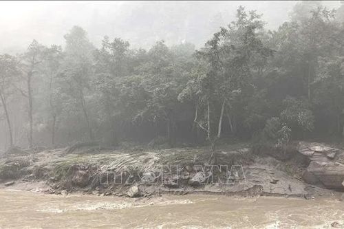 Việt Nam gửi điện thăm hỏi Trung Quốc và Nepal về thiên tai
