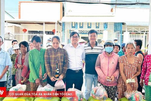 Những phần quà nghĩa tình mùa Vu Lan