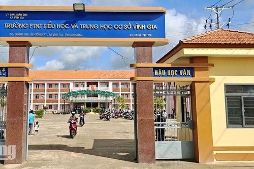 Hoàn thiện trường nội trú, đón học sinh vùng biên