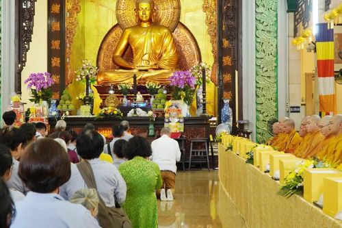 Trang nghiêm lễ Vu lan - Báo hiếu tại chùa Phật học Xá Lợi (TP.HCM)