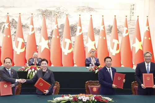 Từ nhịp cầu đối ngoại đến những dòng chảy đưa Việt Nam vươn xa