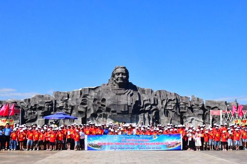 BSR tuyên dương gần 1.700 con cán bộ công nhân viên đạt thành tích cao: Chắp cánh ước mơ – Vươn tầm tri thức