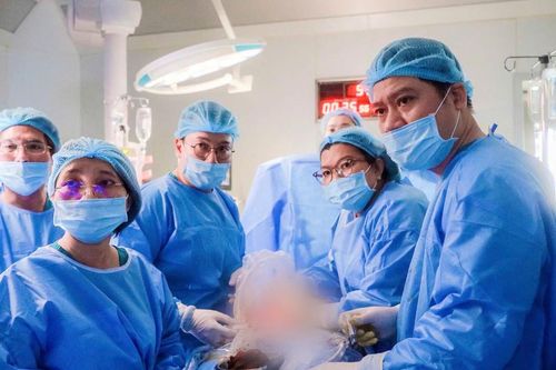 Kỳ tích trong bụng mẹ: Cứu trái tim thai nhi mới 26 tuần tuổi