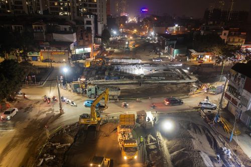Đêm không nghỉ trên công trường dự án đường Vành đai 2,5
