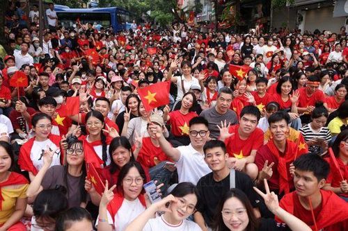 Khi thành tựu Đổi mới được đo bằng hạnh phúc của người dân