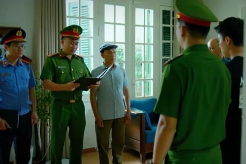 Khánh bị bắt, chưa kịp tiễn Phương đi du học