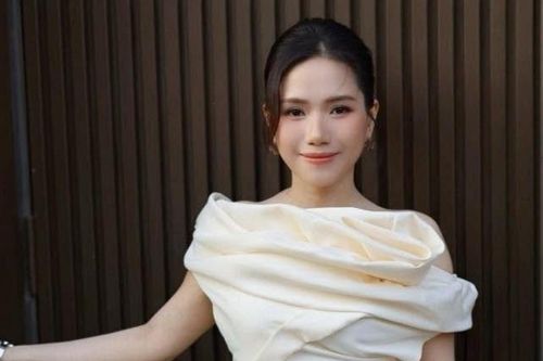 Thế khó cho Thùy Chi