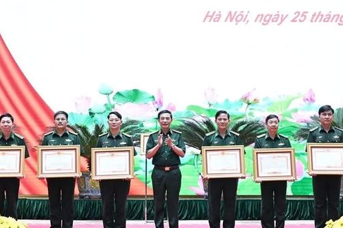 Nhiều tập thể, cá nhân thuộc Bộ đội Biên phòng tỉnh Đắk Lắk được các cấp khen thưởng trong tham gia xây dựng khu vực biên giới vững mạnh
