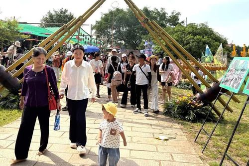 Làng Văn hóa-Du lịch các dân tộc Việt Nam miễn phí vé vào cửa ngày 2/9