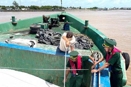 Phát hiện hơn 400 tấn phân urê không rõ nguồn gốc