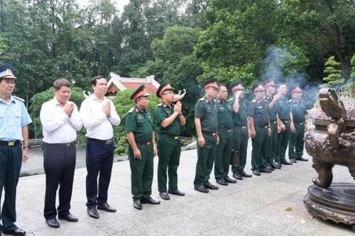 Hội CCB Bộ máy QL&ĐH PETROVIETNAM giáo dục truyền thống, tiếp nối phẩm chất 'Bộ đội Cụ Hồ'