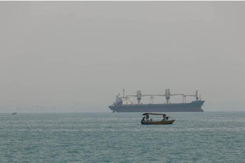 Iran dọa đánh vào lợi ích kinh tế của Mỹ