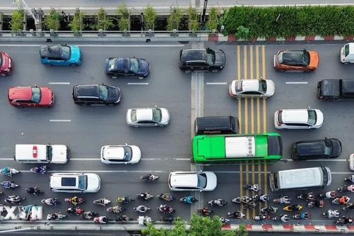 Lưu lượng giao thông tăng cao hướng cửa ngõ phía Đông Hà Nội