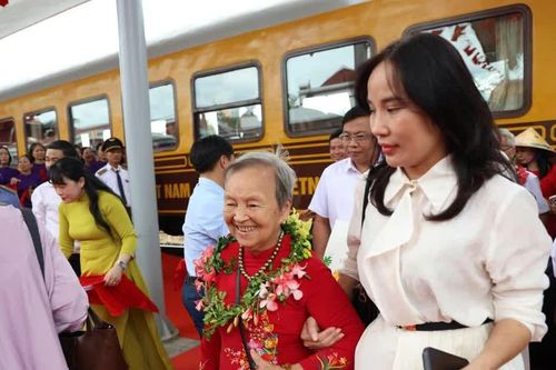 Khai trương đoàn tàu 'Phong Nha - Cố đô Huế: Hành trình di sản thế giới'
