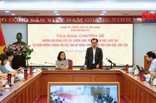 Bộ trưởng Bộ Giáo dục và Đào tạo Hoàng Minh Sơn chia sẻ những vấn đề cốt lõi của ngành giáo dục