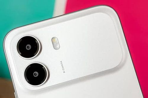 Smartphone 'nồi đồng cối đá', pin 6.500mAh, giá hơn 4 triệu đồng