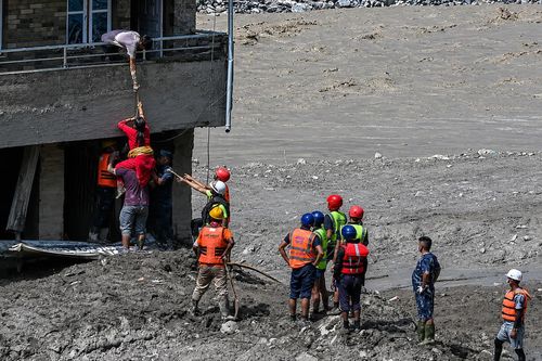 Nepal chạy đua với thời gian tìm kiếm người mất tích