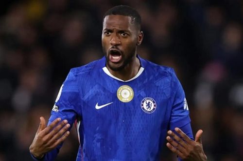 Man Utd khẩn trương nhắm bộ đôi sao Chelsea nhằm giải quyết cuộc khủng hoảng hàng thủ