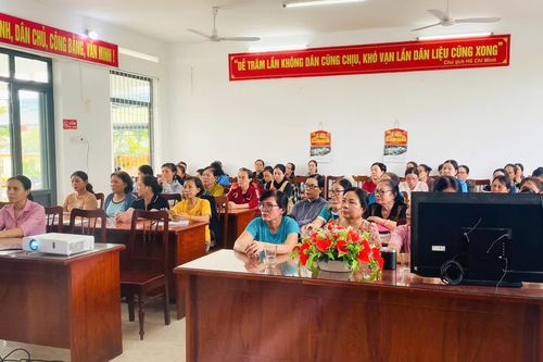 Hội Liên hiệp Phụ nữ phường Ninh Chử phối hợp tổ chức tập huấn nghiệp vụ công tác hội