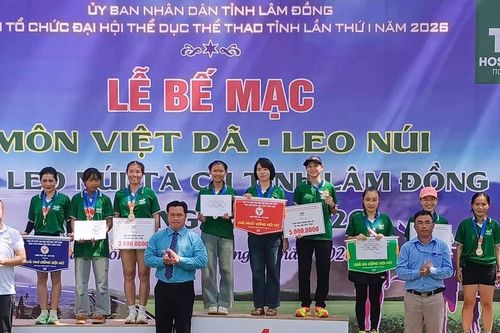 Từ đôi chân đất đến người truyền lửa đường chạy