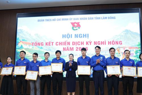 Tuổi trẻ UBND tỉnh Lâm Đồng đóng góp hơn 1 tỷ đồng cho 'Kỳ nghỉ hồng'