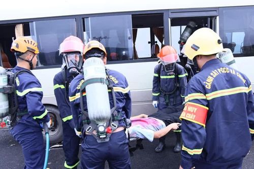Công an Tuyên Quang diễn tập tình huống cứu nạn trên cao tốc