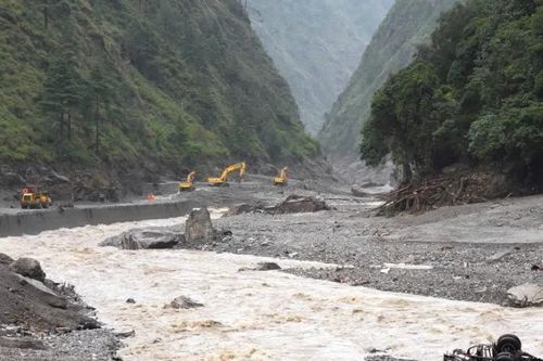 Tràn hồ chắn dòng ở biên giới Nepal và Trung Quốc