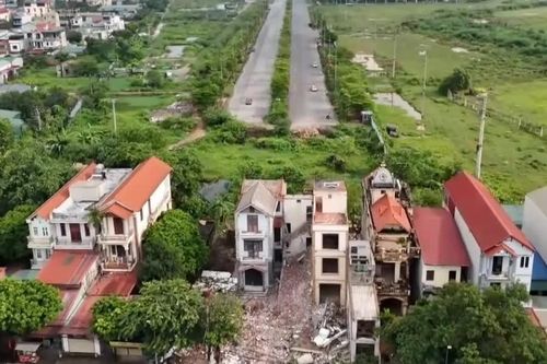 Người dân tích cực bàn giao đất cho đường Liên khu vực 8
