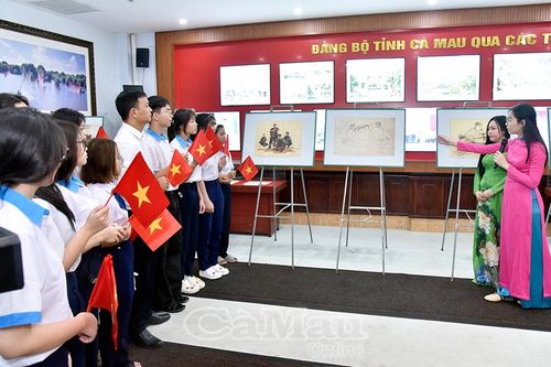 Khai mạc trưng bày 'Ký hoạ kháng chiến - Những nét vẽ từ lịch sử'