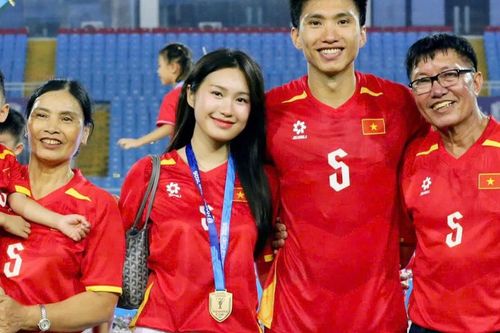 Đoàn Văn Hậu chia sẻ tâm thư xúc động, phản ứng của Doãn Hải My gây chú ý