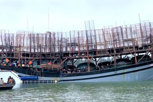 Cứu 32 ngư dân mất liên lạc trên biển, khẩn trương tìm những người còn lại