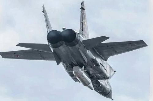 MiG-31K: Vì sao Nga biến tiêm kích đánh chặn thành máy bay mang Kinzhal?