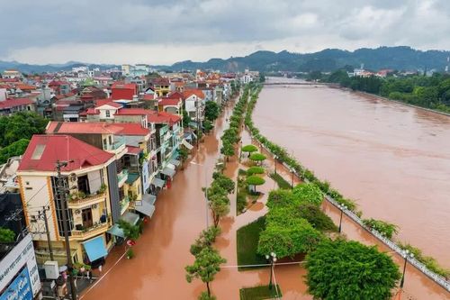 Mưa lũ làm 7 người thương vong, hơn 900 nhà dân bị ngập và chia cắt