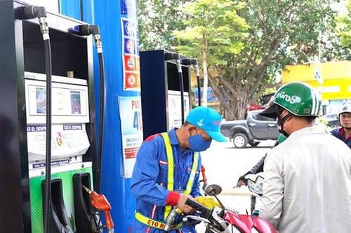 Không để gián đoạn nguồn cung xăng dầu dịp Quốc khánh 2/9