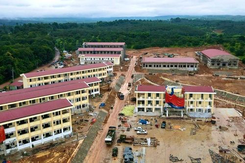 Những công trường không nghỉ trước ngày khai giảng ở biên giới Gia Lai