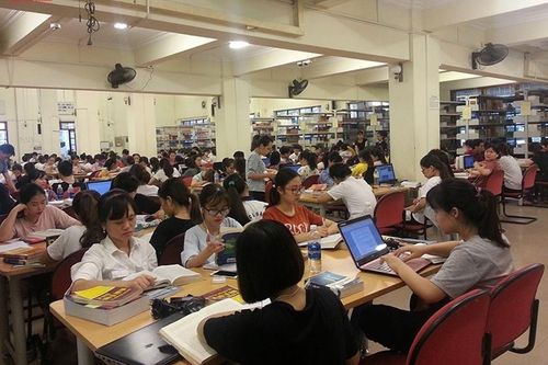 Đại học Luật cảnh báo sinh viên không sử dụng giáo trình giả