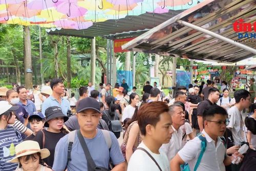 Các điểm di tích và khu vui chơi tại Hà Nội đông khách trong ngày đầu nghỉ lễ