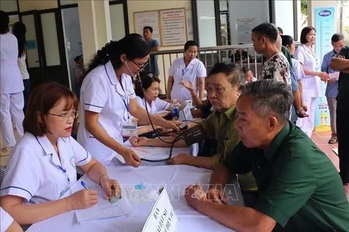 Mô hình chăm sóc sức khỏe 'sáng đi, chiều về' - giải pháp thích ứng với già hóa dân số