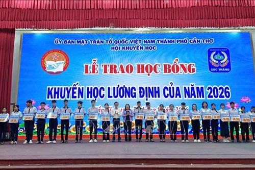 321 học sinh vượt khó được nhận học bổng Lương Định Của