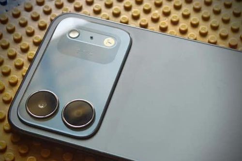 Smartphone chống nước, RAM 4GB, giá hơn 4 triệu đồng