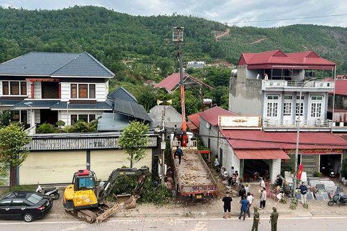 Sạt lở nhà dân tại phường Yên Dũng, không thiệt hại về người