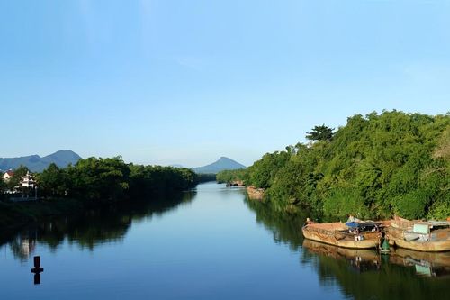 Khói đồng còn bay