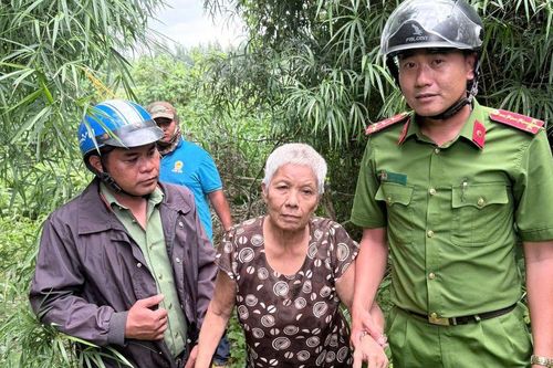 Tìm thấy cụ bà 76 tuổi mất tích trong rừng sâu